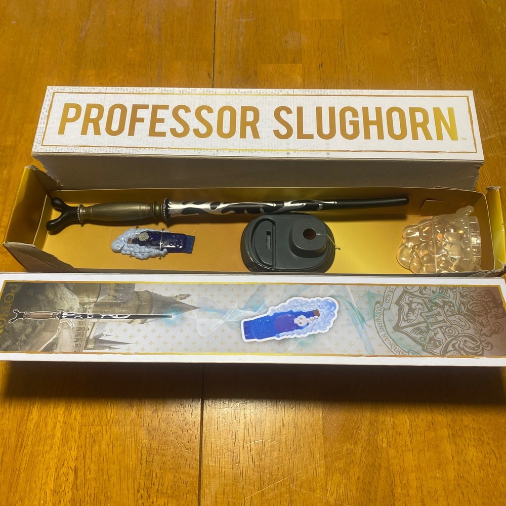 Wizarding World Wand Professor Slughorn Black Good Replica with Stand